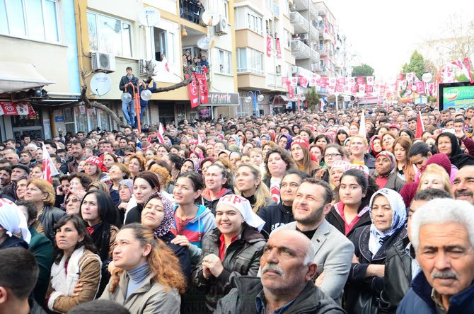 MHP LİDERi DEVLET BAHÇELİ AKHİSARLILAR İLE BULUŞTU